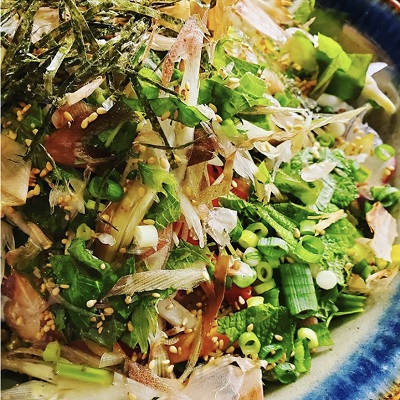 青じそ＆ミョウガたっぷりサラダの写真